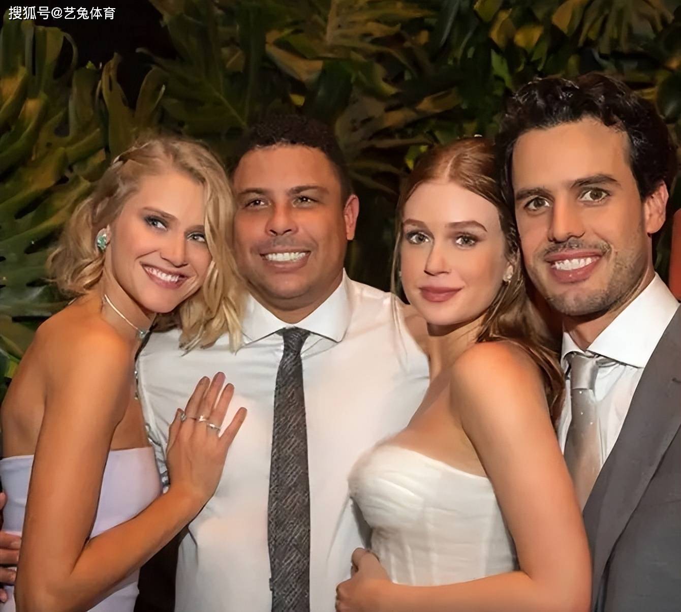 มันยุ่งยิ่งกว่าชีวิตส่วนตัวของ Daluo! Romario ตำนานวัย 60 ปีของบราซิลหลังจากคบกับแฟนสาววัย 23 ปี นอกใจอีกครั้ง_love_star_college_college