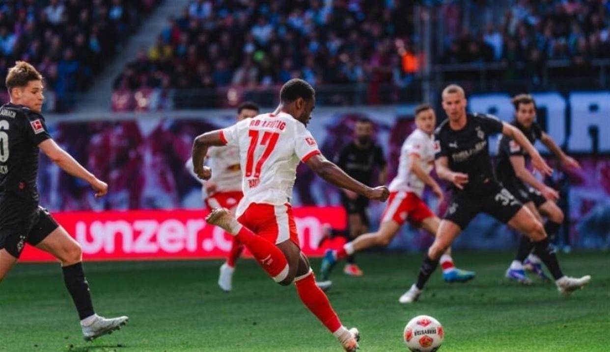 0-1, 5-0! บุนเดสลีกา จบ! บาเยิร์นชนะ รีเฟรช รีเฟรช: สองข้อสงสัยที่สำคัญคือ Born_Dortmund_Season_UFA แชมเปี้ยนส์ลีก