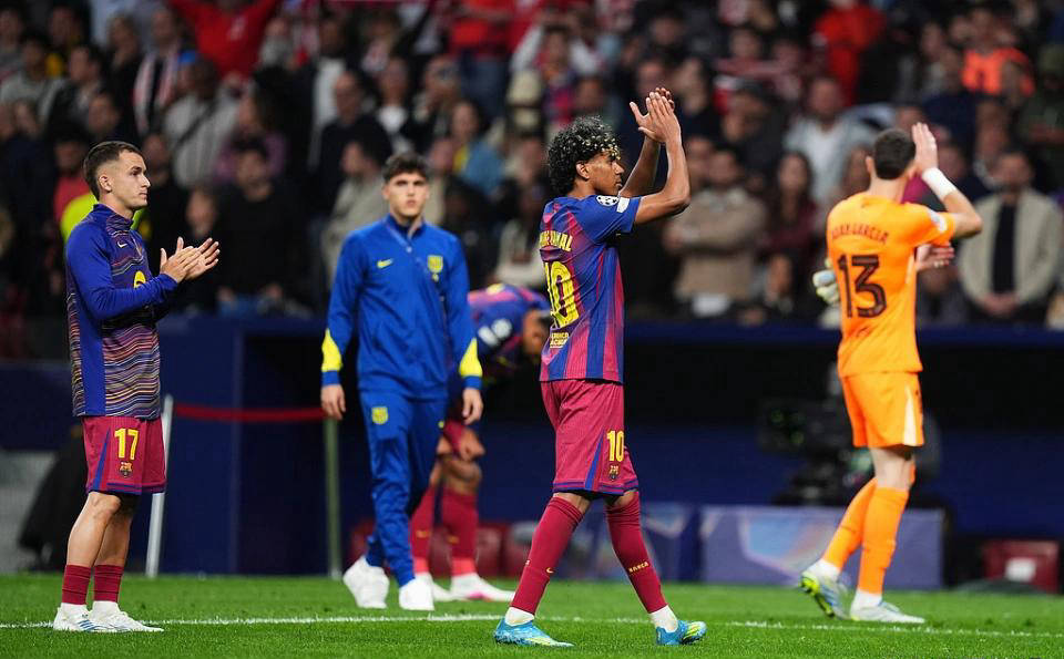 เฮ้อ บาร์เซโลน่าพลาดแชมป์ลีกมา 11 ปีแล้ว และแพ้มาดริด 3 ครั้ง และยังมีเงินเกือบ 1.2 พันล้านยูโรในอันดับสูงสุด_Total Score_Yamare_ฤดูกาลนี้