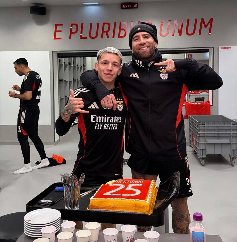 จากโรมสู่ความหมกมุ่นของเบนฟิก้า ไม่ว่า มูรินโญ่ จะเซ็นสัญญาเซเน่ย ลิเวอร์พูล จะคุมข่าว สถานการณ์_China IT