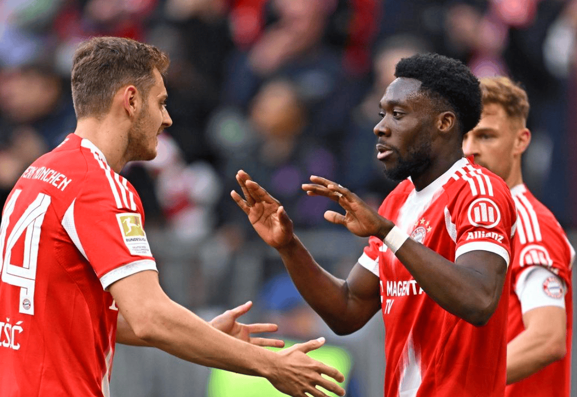 แชมป์บุนเดสลีกา 4-2 เกิดก่อนกำหนด กอมปานีนำทีมป้องกันแชมป์ได้สำเร็จ เป้าหมายคือชี้สามคราวน์_บาเยิร์น_แมตช์_ดิอาส