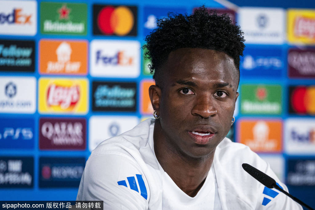 มีความจริงเพียงข้อเดียวคือชื่อของคำถามเรอัลมาดริดคือ Florentino Perez