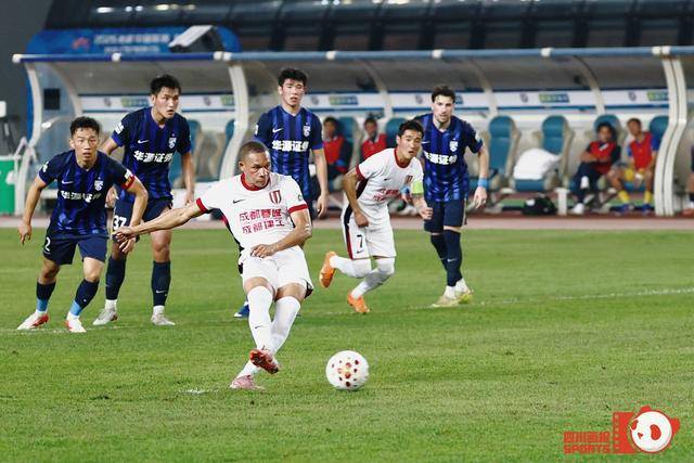 ในสามเมืองของหวู่ฮั่นหงเฉิงชนะสามชัยชนะติดต่อกันและยังคงเป็นผู้นำจีนซูเปอร์ลีก_เฉิงตู_อู่ฮั่น_fans