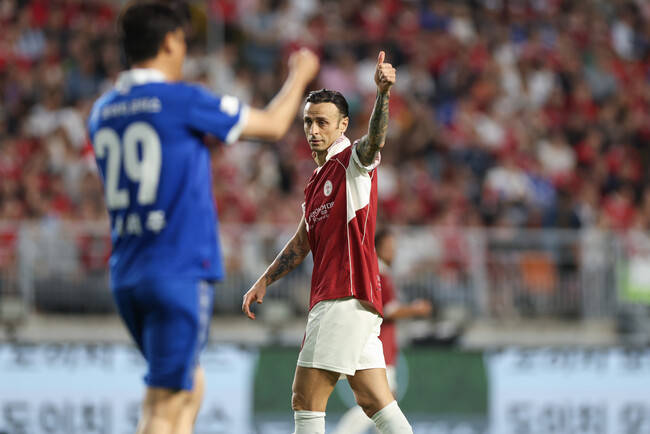 ข่าว ฮัน เท้า อีฟนิ่ง (26. 4.20) - แสดงความยินดีกับเยาวชน! การแข่งขัน Suwon Manchester United Legends จบลงแล้ว_match_yang Xuanjun_Valencia