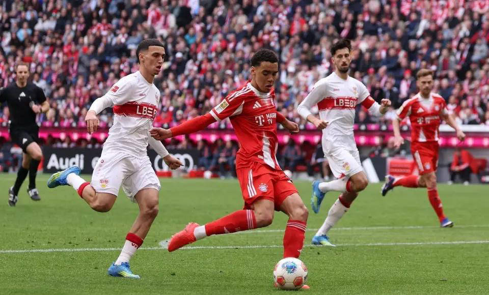 บาเยิร์น 4-2 ย้อนกลับสตุตการ์ตล็อคแชมป์บุนเดสลีกาล่วงหน้า 4 รอบ: อันดับล่าสุดคือการวิเคราะห์ที่ครอบคลุม_Season_Uefa Champions League