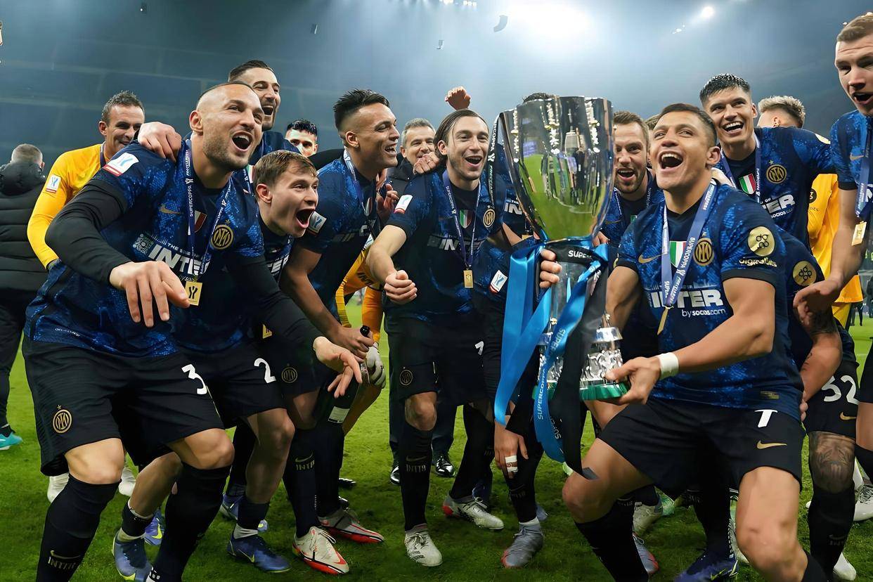 ยักษ์กัลโช่ โยนเงินและเสียเงิน? กองหน้าราคาถูกของอินเตอร์ มิลาน บีบคอทั้งลีกอย่างไร _ โบนี_ยูโร_นาโปลี