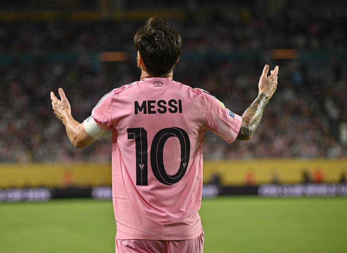 เพื่อนร่วมทีมของ Cristiano Ronaldo ยินดีที่จะลดเงินเดือนเพื่อร่วมทีมกับ Messi! เมสซี่ยังได้รับเลือกให้เป็นทีมที่ดีที่สุดในรอบนี้!_International_Miro_America