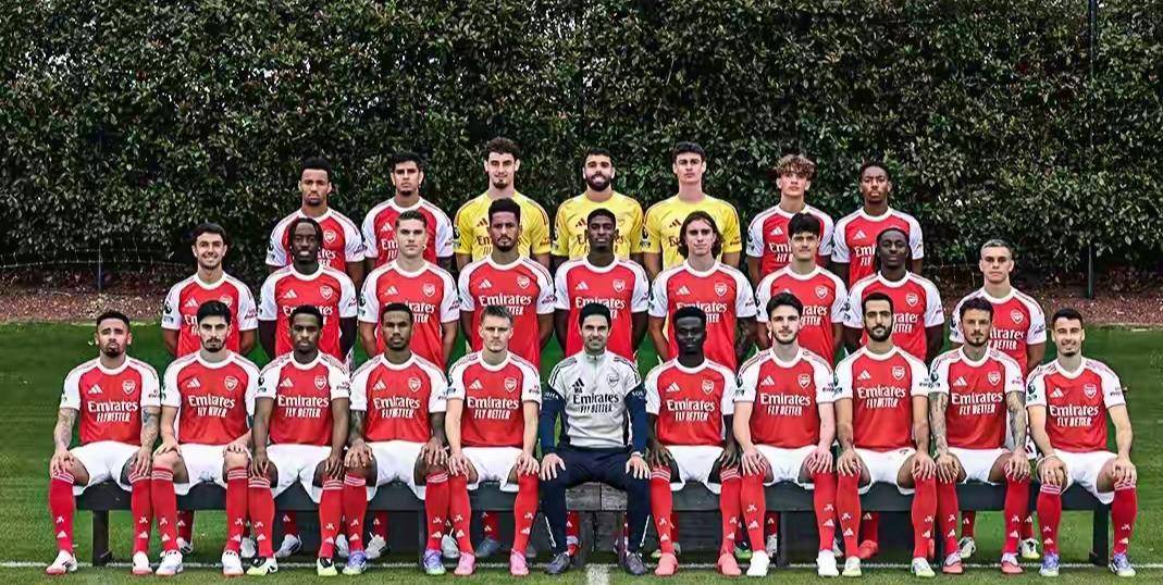 อาร์เซน่อลอาจขายทีมได้ครึ่งหนึ่งในช่วงซัมเมอร์นี้ 200 ล้านปอนด์ แล้วหันหลังกลับและทุ่มเงินเพื่อซื้อคน