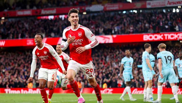 4 ชัยชนะติดต่อกัน! อาร์เซนอล นัดชิงชนะเลิศ 1-0 เบิร์นลี่ย์ นำทีมแมนเชสเตอร์ ซิตี้ 5 แต้ม ฮาเวอร์ตซ์ ยิง_saka_ball_key kick